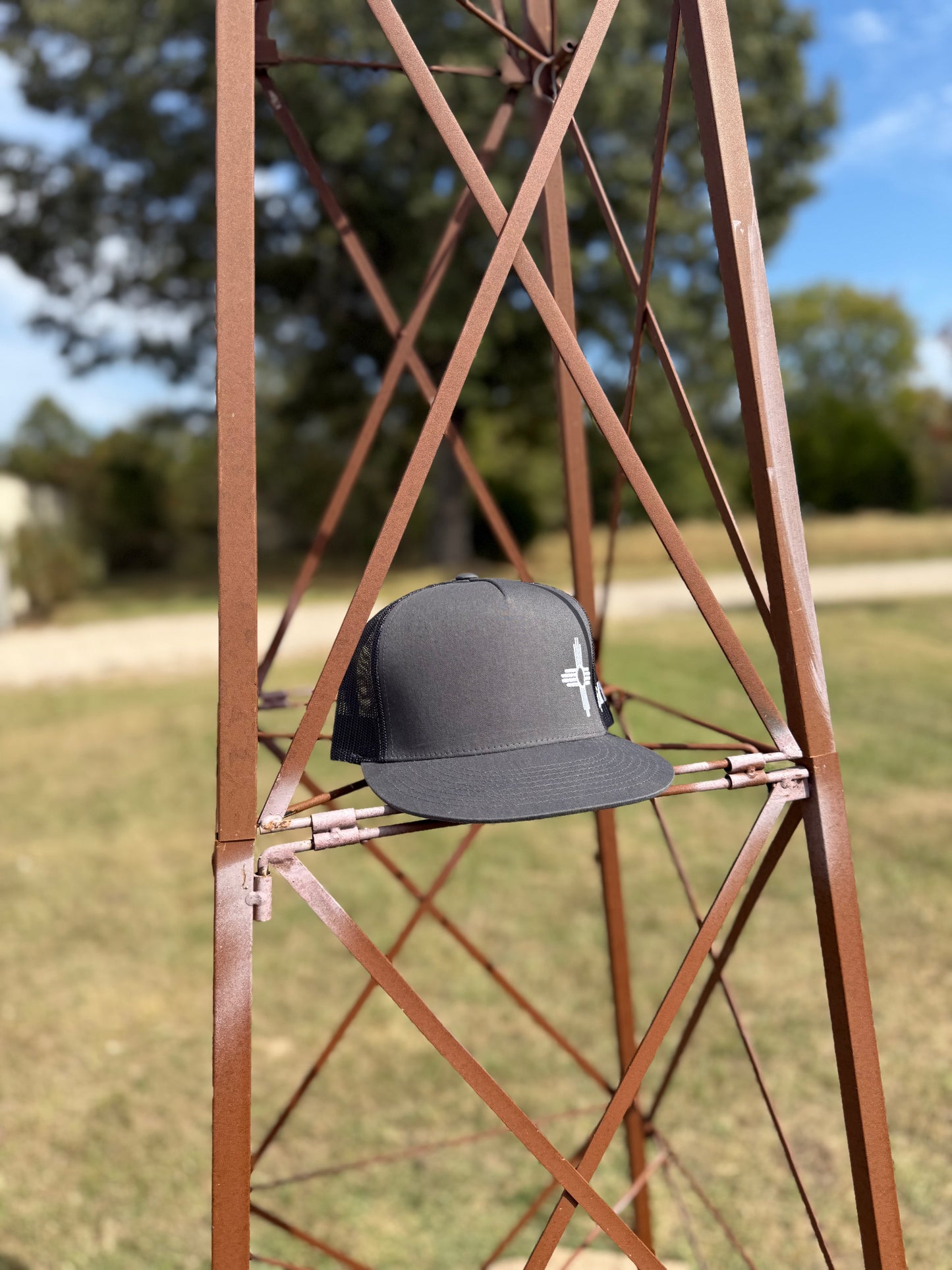 Zia Classic (White) (Grey Snapback)